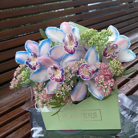 Цветы в коробке №835