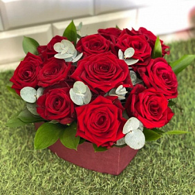 Цветы в коробке сердце №167