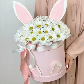 Шляпная коробка с цветами "Зайка"