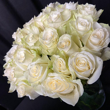 25 белых роз букетик - Фото 4