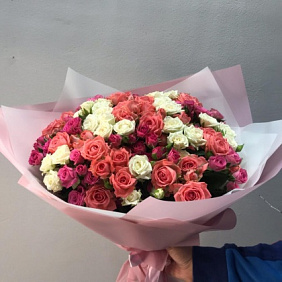 Кустовые розы и трёх сортов