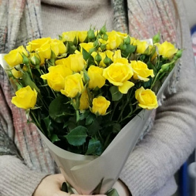 Букет Лимончелло 7 из желтых кустовых роз