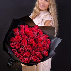 51 красная роза в упаковке (60 см)