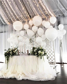Оформление воздушными шарами "Воздушное облако" на свадьбу