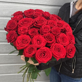 29 красных роз 60 см