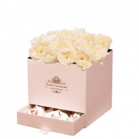 15 белых пионовидных роз Премиум в розовой коробке