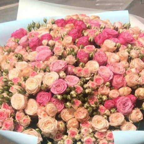 Букет из кустовой и Пионовидной розы - Фото 5