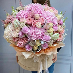 Цветы в коробке №202