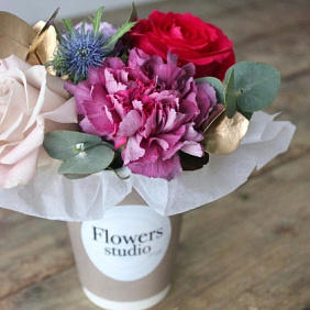 Букет цветов "Цветочный стаканчик"