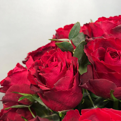 39 кенийских роз в шляпной коробке - Фото 5