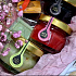 Корзина с цветами, мёдом суфле и шоколадками - Фото 4