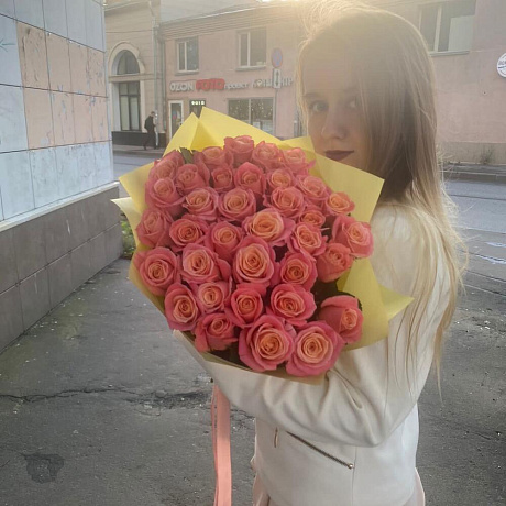 35 персиковых роз - Фото 4