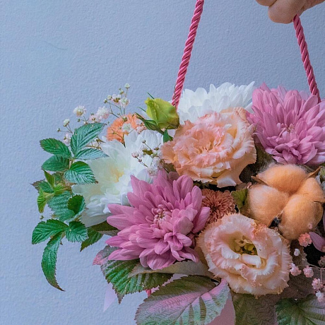 Букет цветов Персиковый сад в коробке - Фото 4