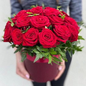 Цветы в коробке «Влюбленность»