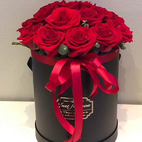 Цветы в коробке 19 красных роз - Фото 3