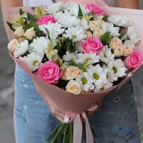 Букет с альстромерией 19