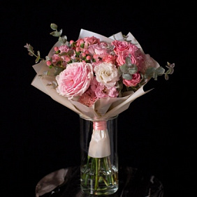 Букет цветов "Ягодный комплимент"