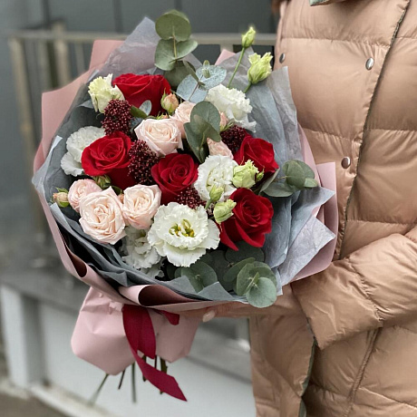 Букет из роз, эустомы и эвкалипта - Фото 2