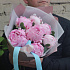 7 розовых пионов с эвкалиптом - Фото 1