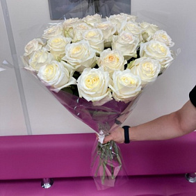 25 ароматных кремовых роз