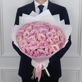 Букет из 35 ароматной экводорской розы Pink O`Hara