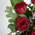 9 роз с зеленью в вазе - Фото 2