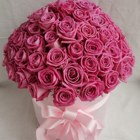75 розовых роз в шляпной коробке - Фото 5