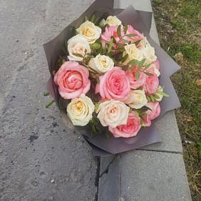 Букет микс с цветами