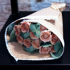 Роза Капучино с эвкалиптом