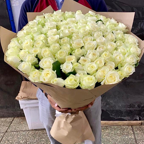 101 белая роза 70 см в крафте - Фото 2