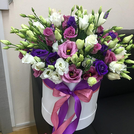 Шляпная Коробка с эустомами - Фото 2