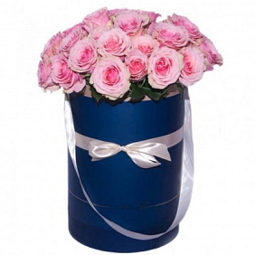 Цветы в коробке (розы 60 см - 29 шт)