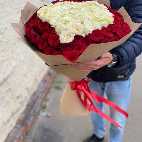 Букет из 101 розы в форме сердца - Фото 3