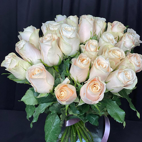25 роз кремовых букетик - Фото 2
