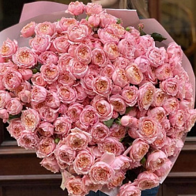 Букет пионовидных роз «Изабелла»