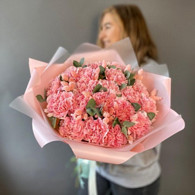 Букет из Гвоздик и эвкалипта №160