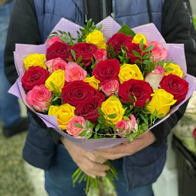 Букет из 29 микс роз
