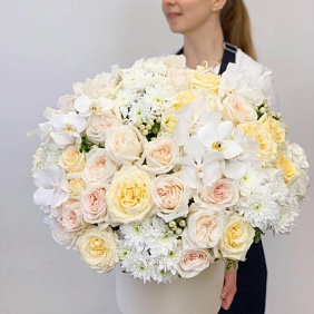 Цветы в коробке Luxury Flowers Цветочные облака