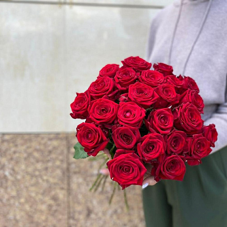 25 алых роз под ленту - Фото 4