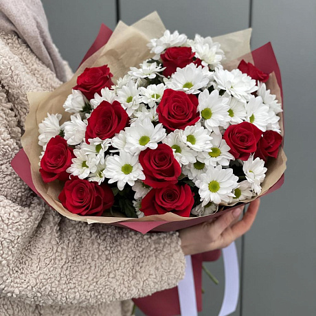 Букет Спеши любить из роз и хризантемы - Фото 4