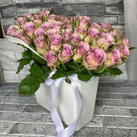 Букет из 51 розы в сумке вазе