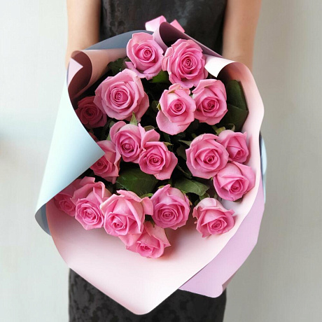 БУКЕТ ИЗ 19 РОЗОВЫХ РОЗ В ОРИГИНАЛЬНОЙ УПАКОВКЕ - Фото 3