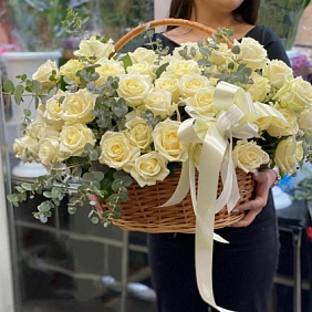 Корзина с цветами №401