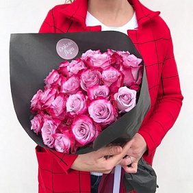 Букет цветов "Дип Перпел"