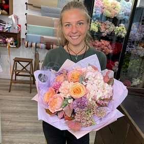 Букет цветов "Персиковая дымка"