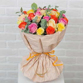 Букет цветов "Ассорти из роз" из 31 разноцветной розы