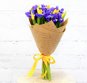 Букет из ирисов и тюльпанов №23
