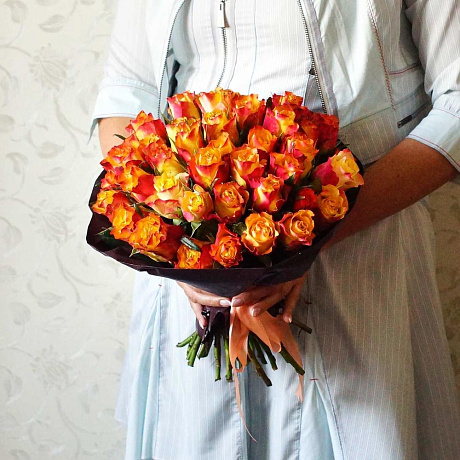 Букет из 51 кенийской розы сорта Даун Таун - Фото 4