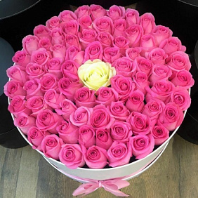 Коробка с розовыми розами №160