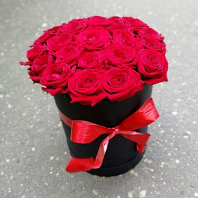 25 красных роз в коробке №2